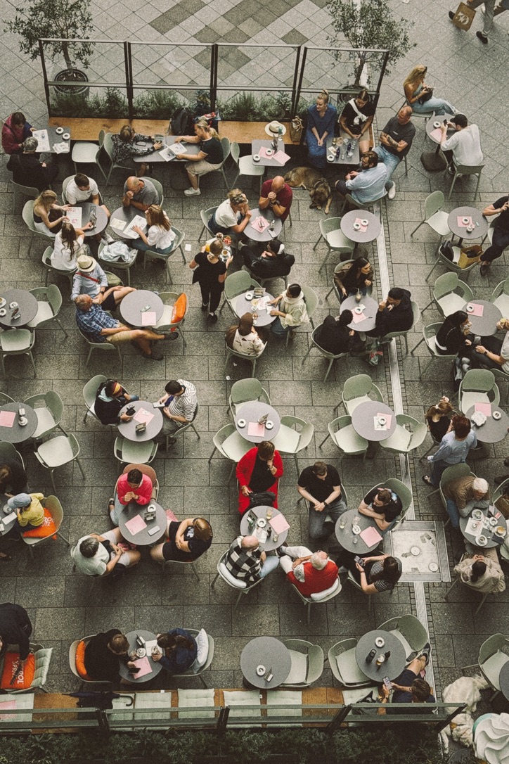 Paghahanap ng Pagkakakilanlan sa  Makabago at Hayag pang Nagbabagong Panahon at ang Tungkuling Gabay ng Agham&nbsp;Tao